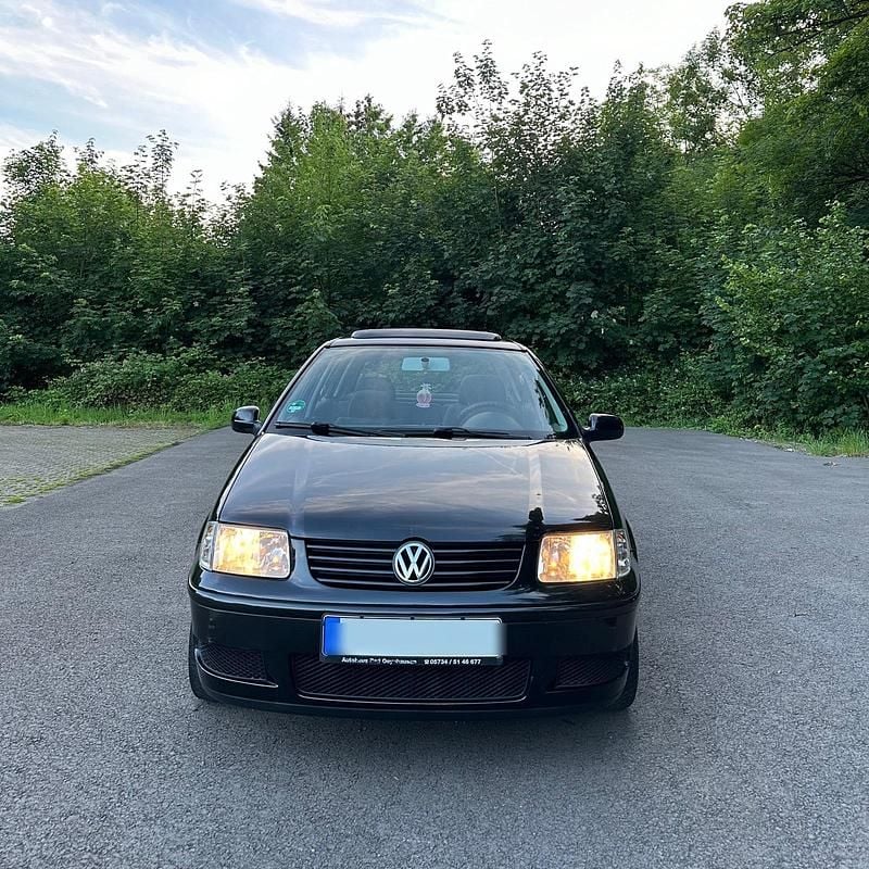 Schwarz Gebraucht 2000 VW Polo Limousine | 1.500 € (Fairer Preis) - Bild 1/4
