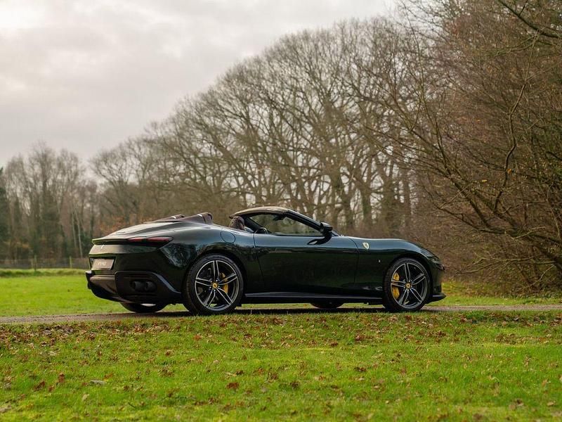 Gebraucht Ferrari Roma 620 PS (456 kW) 2024 Grün Cabrio