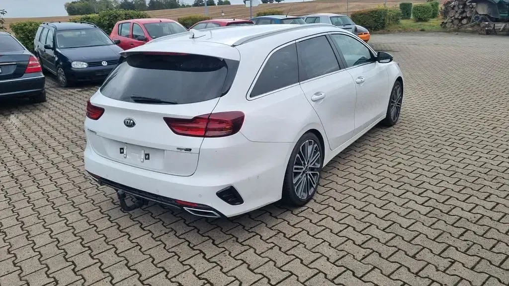 Gebraucht Kia Ceed Sportswagon GT-Line 140 PS (102 kW) 2020 Weiß Kombi