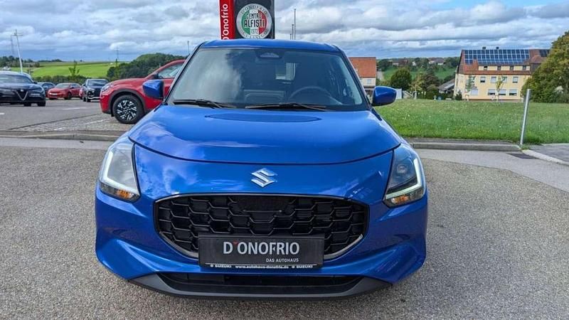 Neu Suzuki Swift Comfort 83 PS (61 kW) 2025 Frontier blue pearl metallic Kleinwagen
