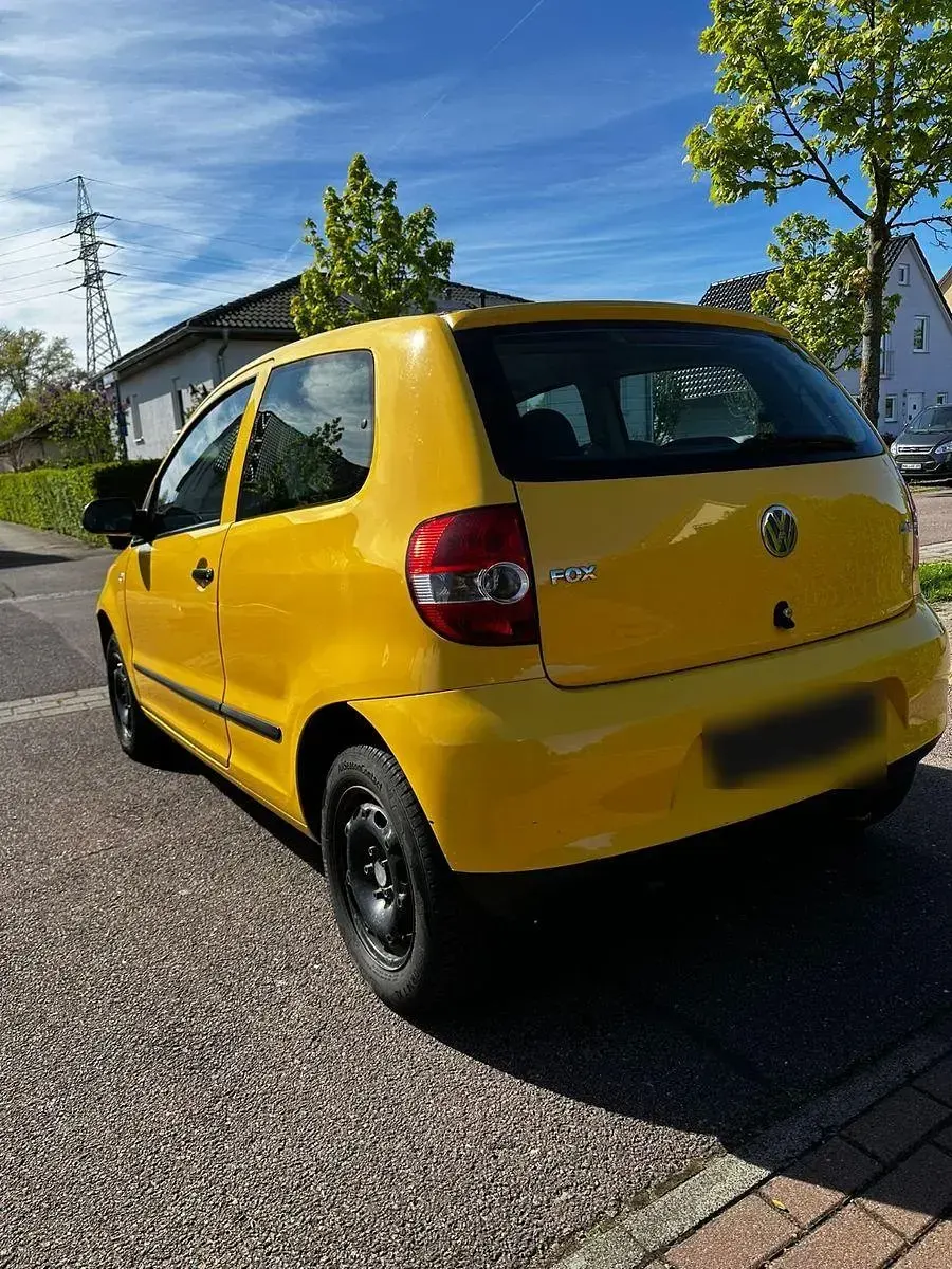 Gebraucht VW Fox 54 PS (39 kW) 2006 Gelb Kleinwagen