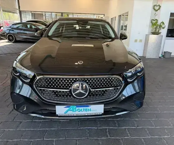 Gebraucht Mercedes E220 197 PS (144 kW) 2025 Grau Kombi