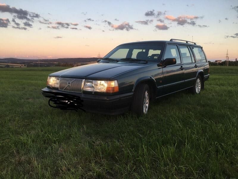 Grün Gebraucht 1994 Volvo 945 Kombi | 11.500 € - Bild 1/4