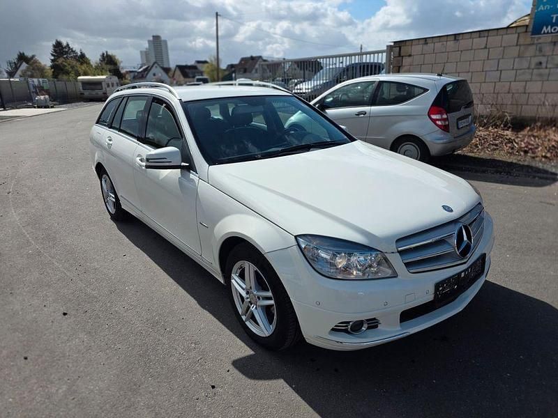 Gebraucht Mercedes C180 156 PS (114 kW) 2009 Weiß Kombi