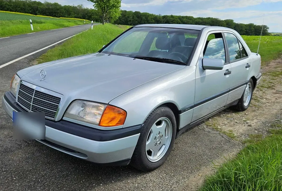 Gebraucht Mercedes C180 AMG 122 PS (89 kW) 1993 Silber Limousine