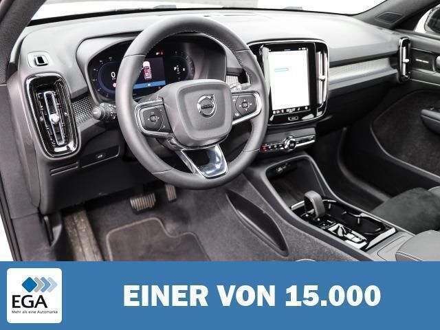 Gebraucht Volvo XC40 Plus 197 PS (144 kW) 2023 Weiß metallic SUV