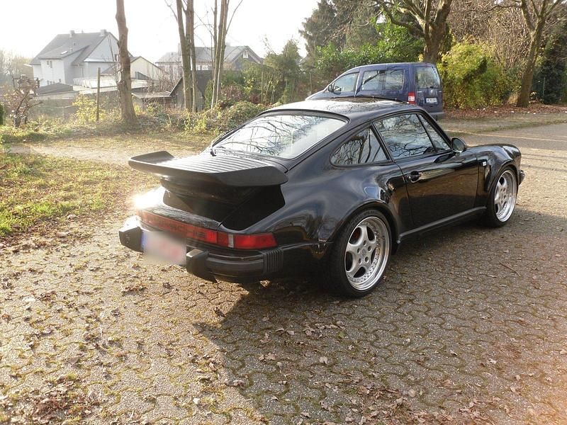 Second-hand Porsche 911 330 CP (242 kW) 1982 Negru Coupe