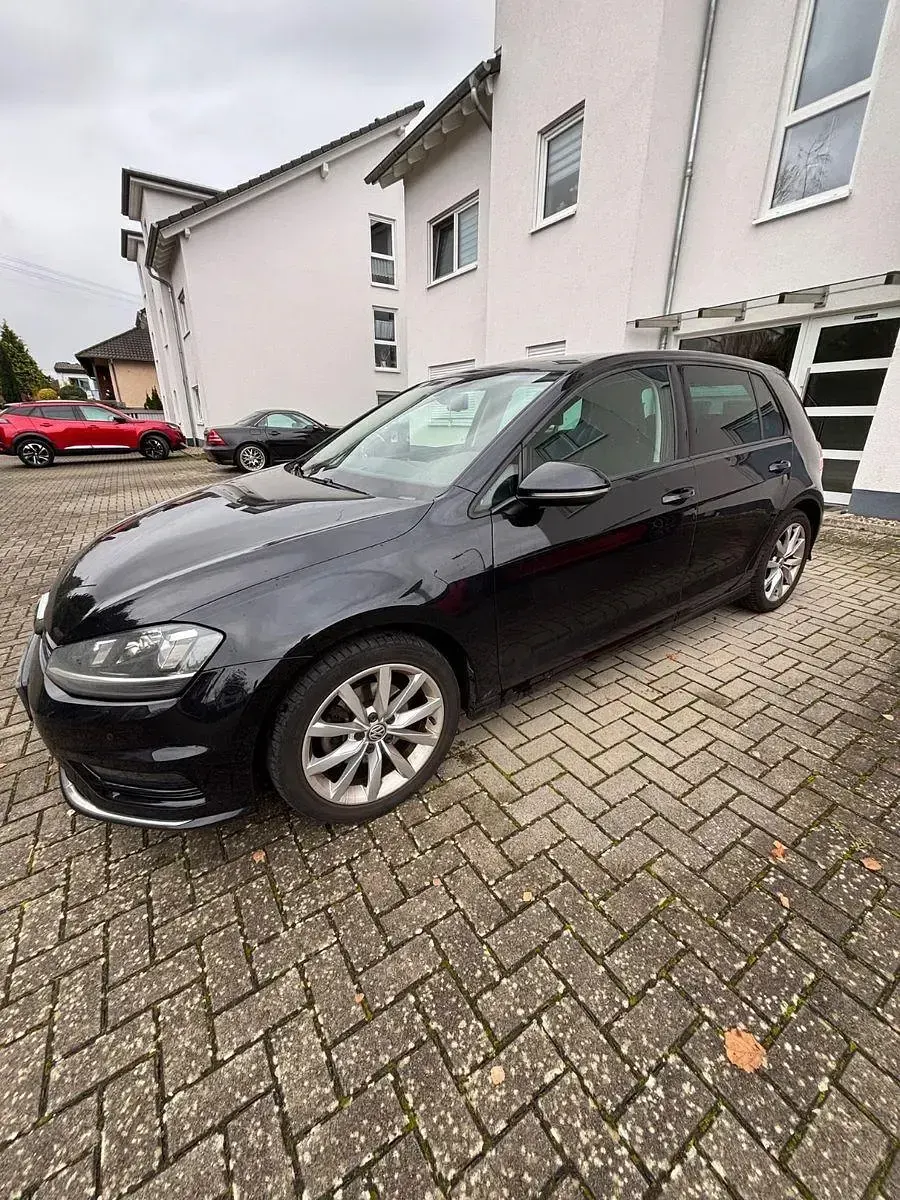Second-hand VW Golf VII Highline 125 CP (91 kW) 2014 Negru Berlinǎ