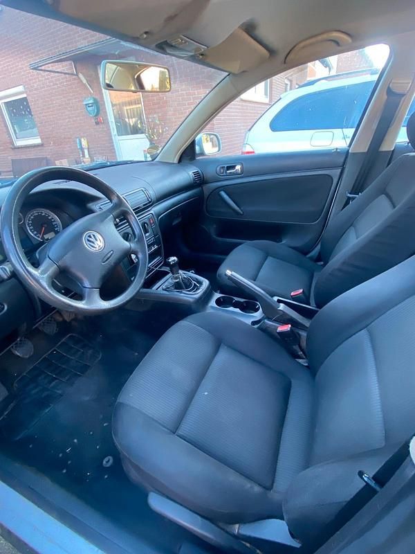 Gebraucht VW Passat 106 PS (77 kW) 2001 Silber Limousine