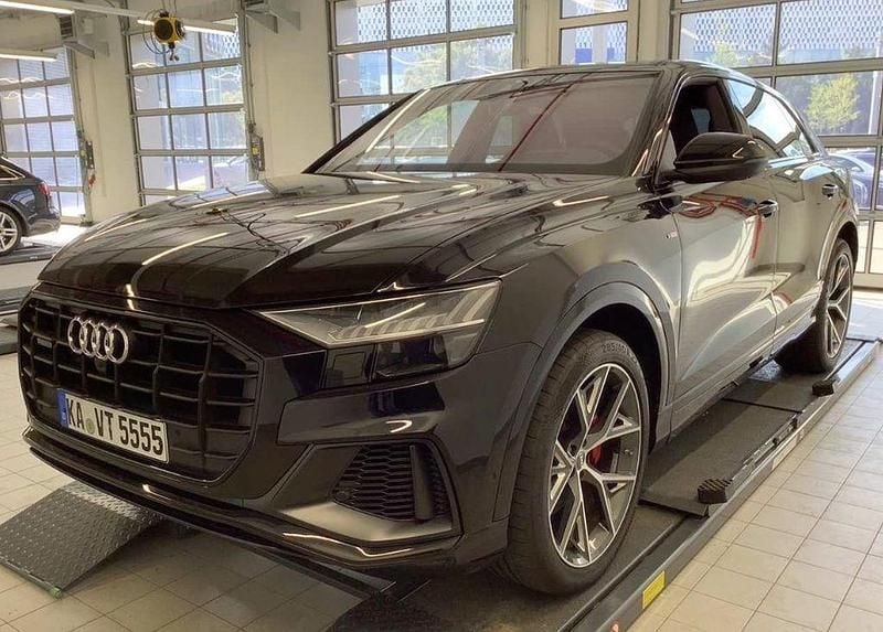 Gebraucht Audi Q8 Ambiente 286 PS (210 kW) 2019 Schwarz SUV