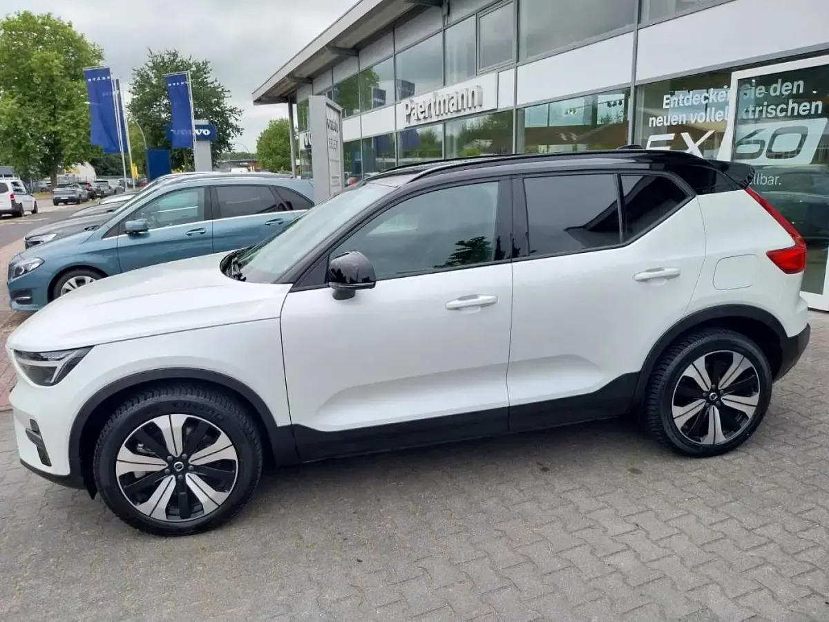 Gebraucht Volvo XC40 Plus 169 kW (231 PS) 2023 Weiß SUV