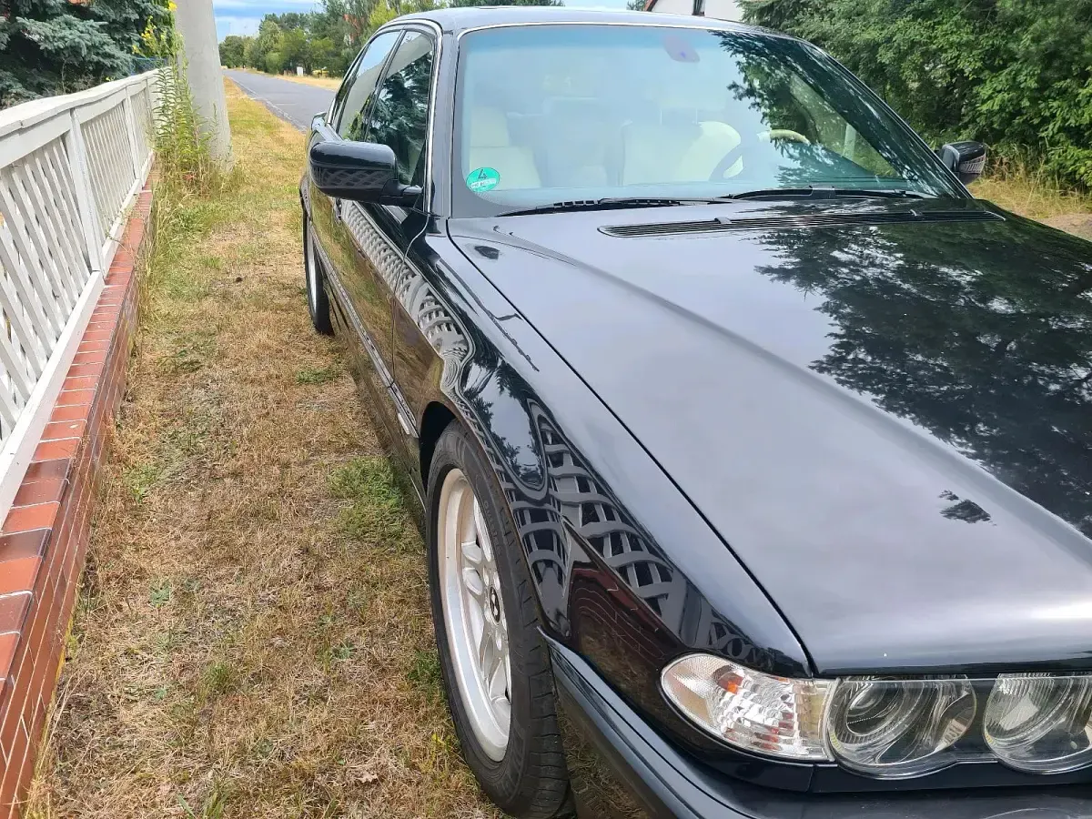 Gebraucht BMW 750 326 PS (239 kW) 1998 Schwarz Limousine