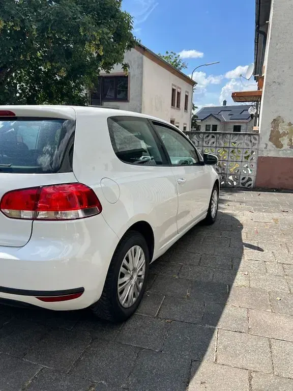Gebraucht VW Golf VII Comfortline 80 PS (58 kW) 2012 Weiß Limousine