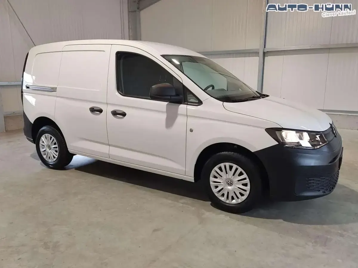 Gebraucht VW Caddy 102 PS (75 kW) 2022 Weiß Van / Kleinbus