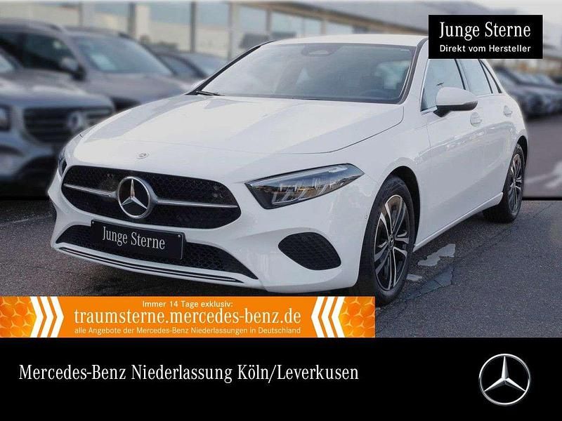 Weiß Gebraucht 2024 Mercedes A200 Advanced Limousine | 27.990 € (Fairer Preis) - Bild 1/3