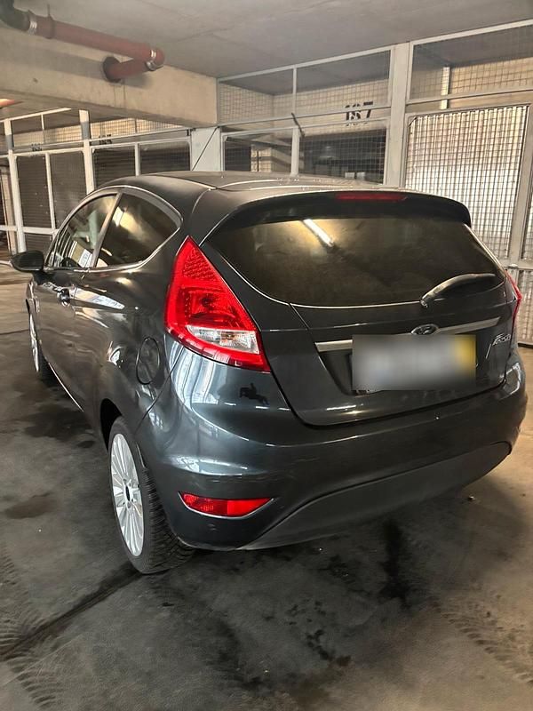 Gebraucht Ford Fiesta 95 PS (69 kW) 2009 Schwarz Kleinwagen