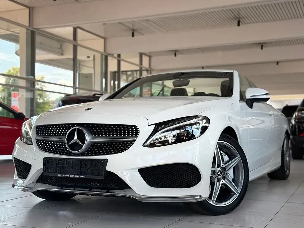 Gebraucht Mercedes C300 AMG 245 PS (180 kW) 2018 Weiß Cabrio