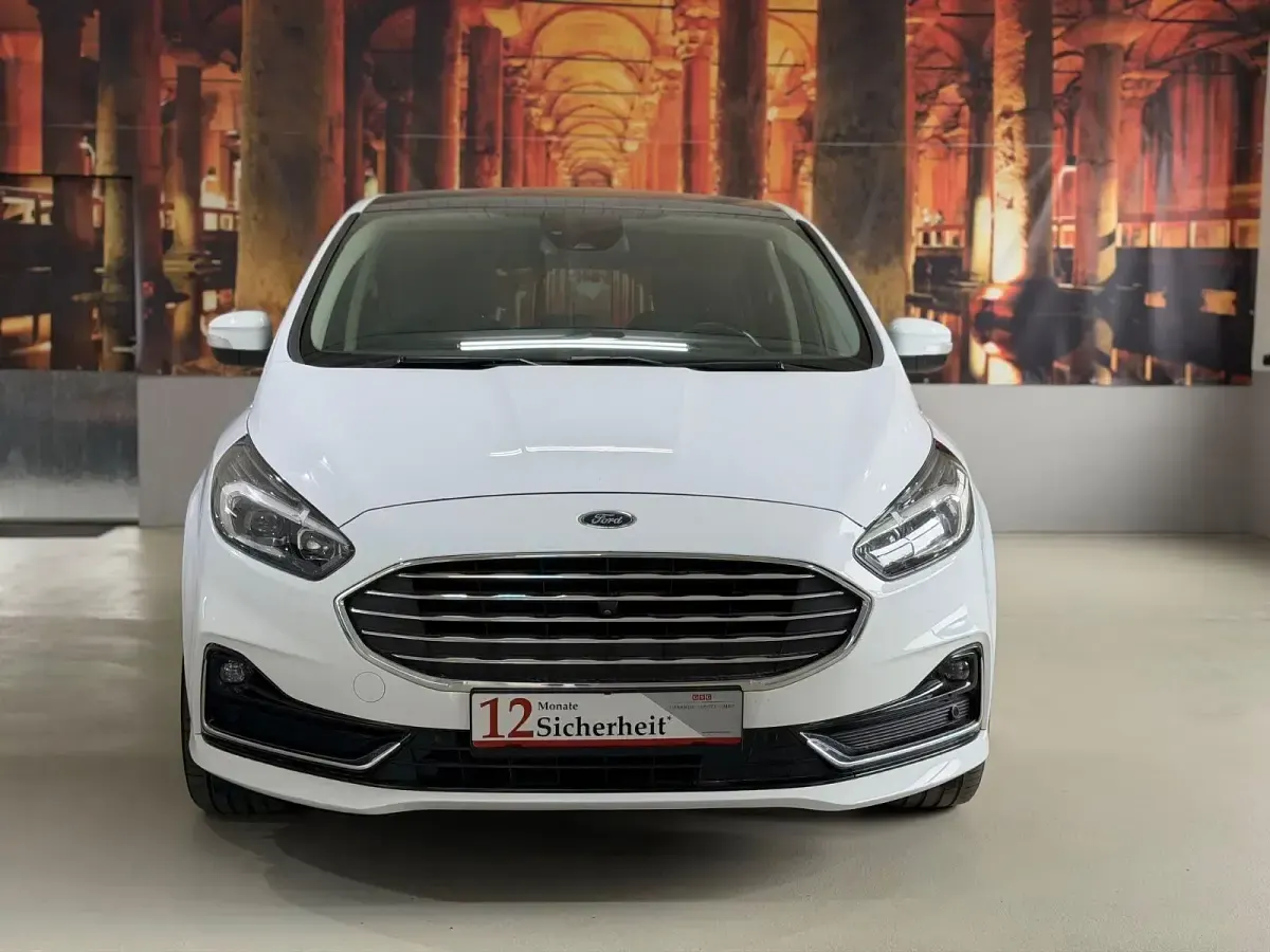 Gebraucht Ford S-MAX Titanium 190 PS (139 kW) 2020 Weiß Van / Kleinbus