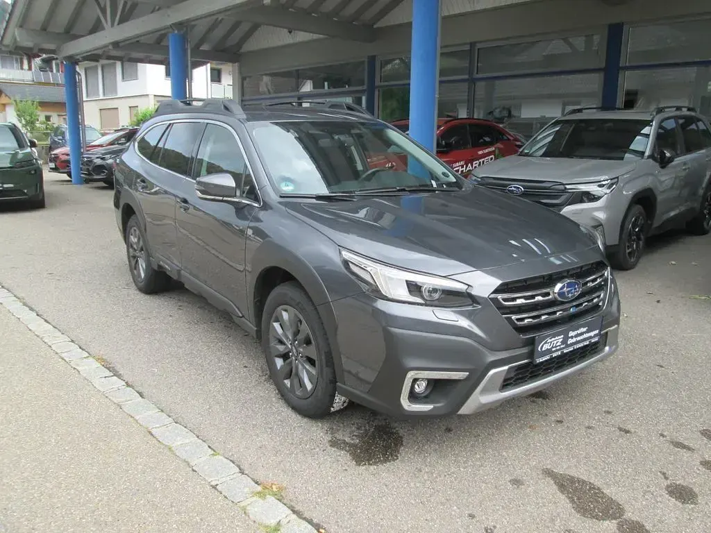 Gebraucht Subaru Outback Trend 169 PS (124 kW) 2023 Grau Kombi
