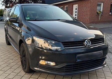 Grau Gebraucht 2014 VW Polo Trendline Limousine | 6.500 € (Fairer Preis) - Bild 1/4