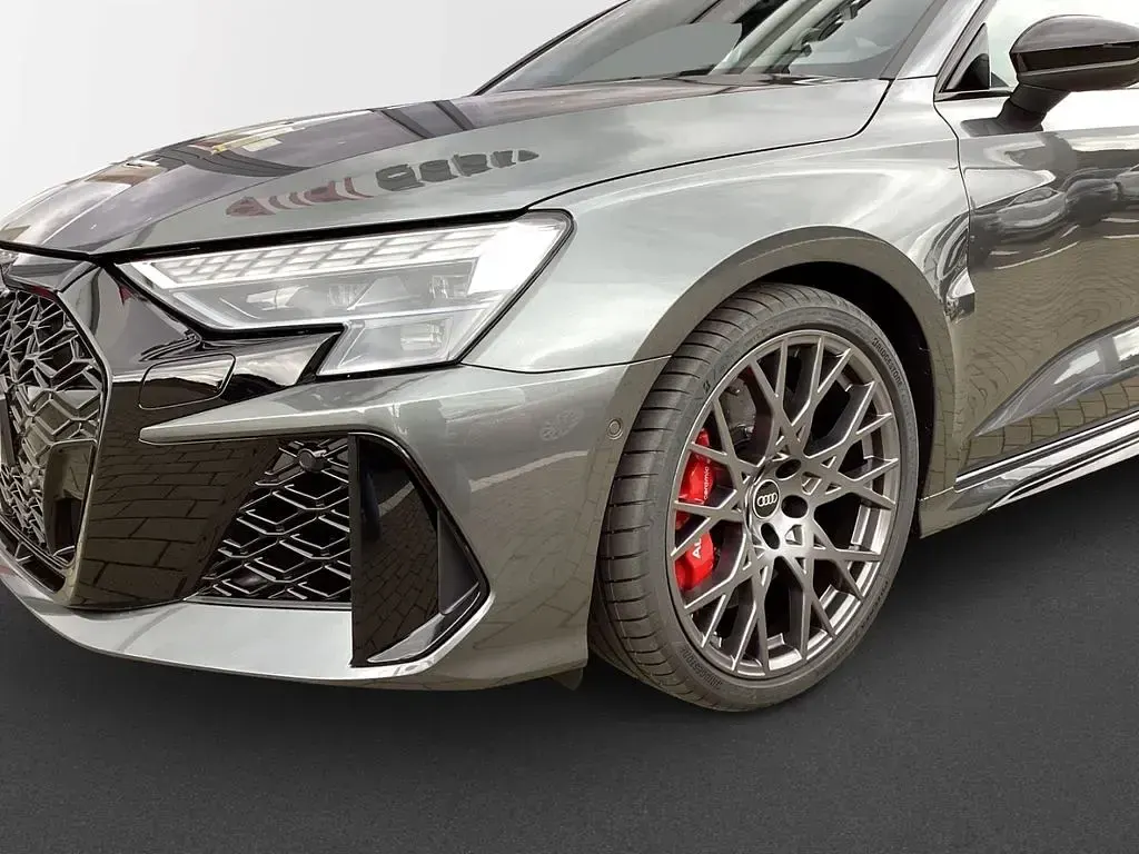 Gebraucht Audi RS3 Sport 400 PS (294 kW) 2025 Daytonagrau perleffekt Limousine