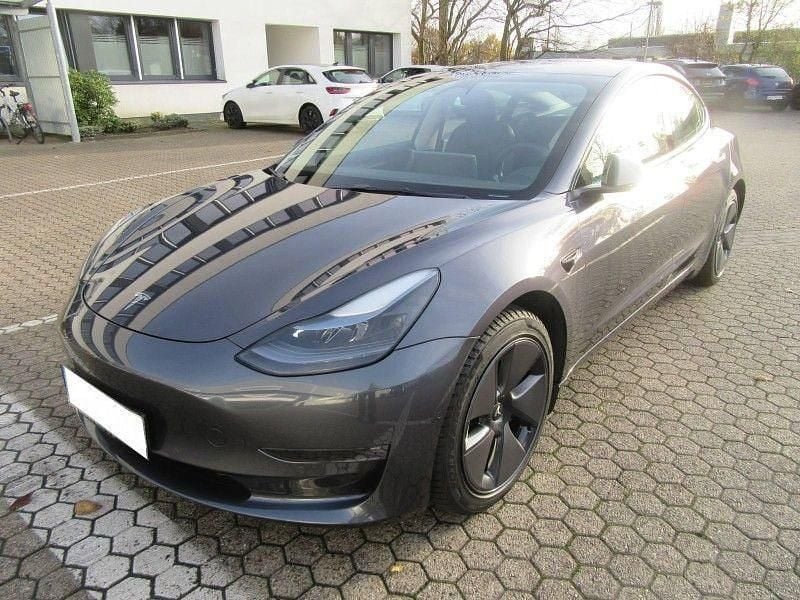 Grau Gebraucht 2022 Tesla Model 3 Limousine | 27.500 € (Superpreis) - Bild 1/3