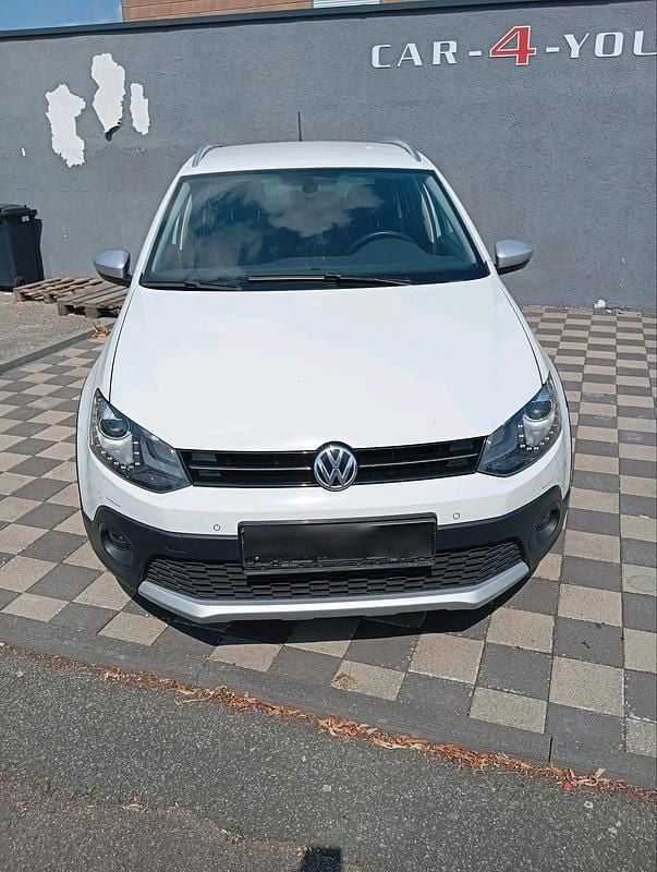 Weiß Gebraucht 2017 VW Polo Cross Kleinwagen | 8.700 € (Guter Preis) - Bild 1/4