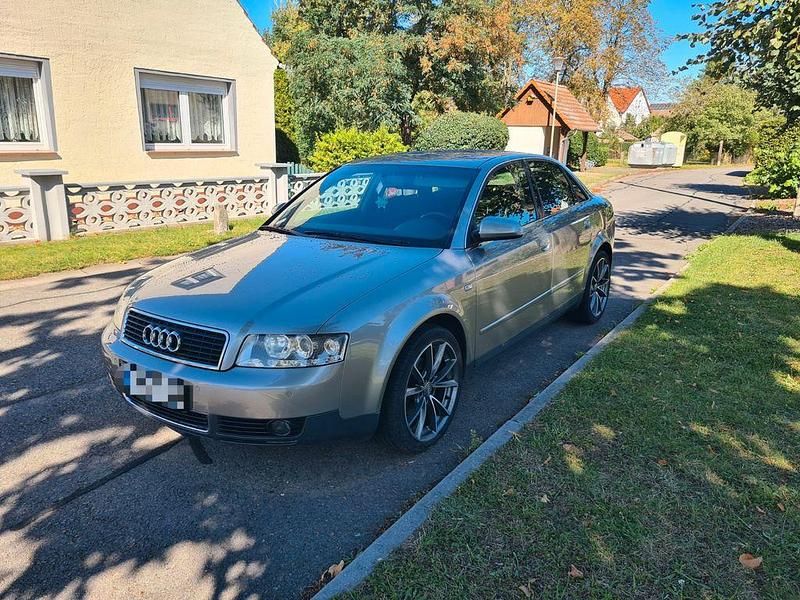 Silber Gebraucht 2001 Audi A4 Limousine | 2.950 € (Etwas zu teuer) - Bild 1/4