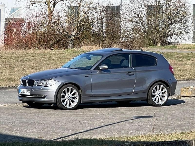 Grau Gebraucht 2009 BMW 116 Kleinwagen | 3.500 € (Fairer Preis) - Bild 1/2