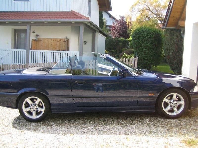 Gebraucht BMW 318 Cabriolet 116 PS (85 kW) 1998 Blau Cabrio