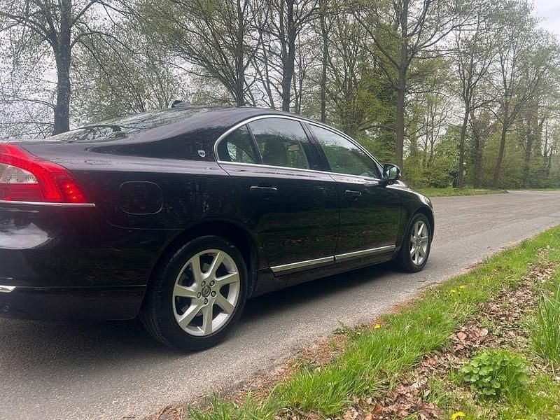 Gebraucht Volvo S80 Executive 163 PS (119 kW) 2014 Schwarz Limousine