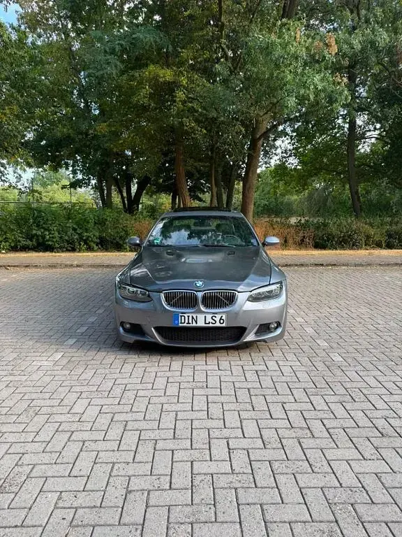 Gebraucht BMW 330 Performance 362 PS (266 kW) 2009 Grau Coupé