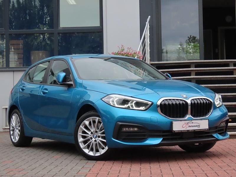 Blau Gebraucht 2022 BMW 120 Advantage Kleinwagen | 23.900 € (Fairer Preis) - Bild 1/4