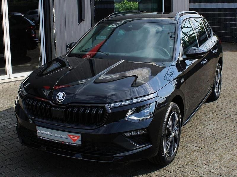 Schwarzmagic perleffekt Neu 2025 Skoda Kamiq Monte Carlo SUV | 30.490 € (Guter Preis) - Bild 1/4
