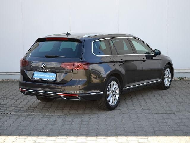 Gebraucht VW Passat Elegance 150 PS (110 kW) 2022 Grau Kombi