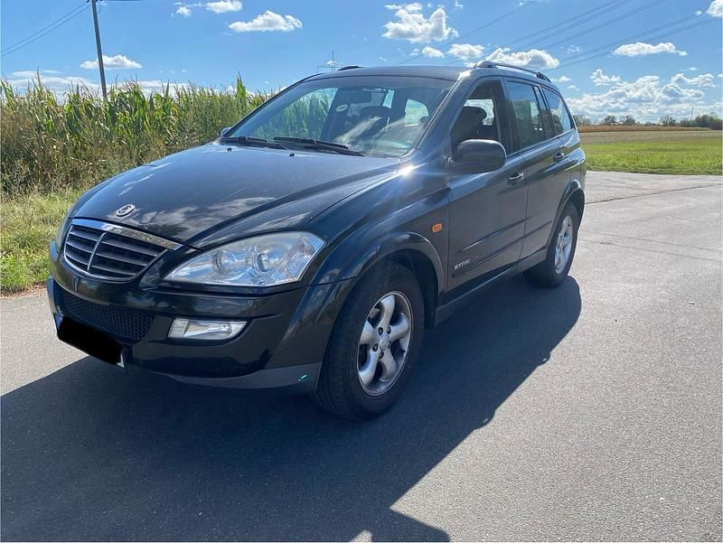 Schwarz Gebraucht 2010 Ssangyong (KGM) Kyron SUV | 2.100 € - Bild 1/4