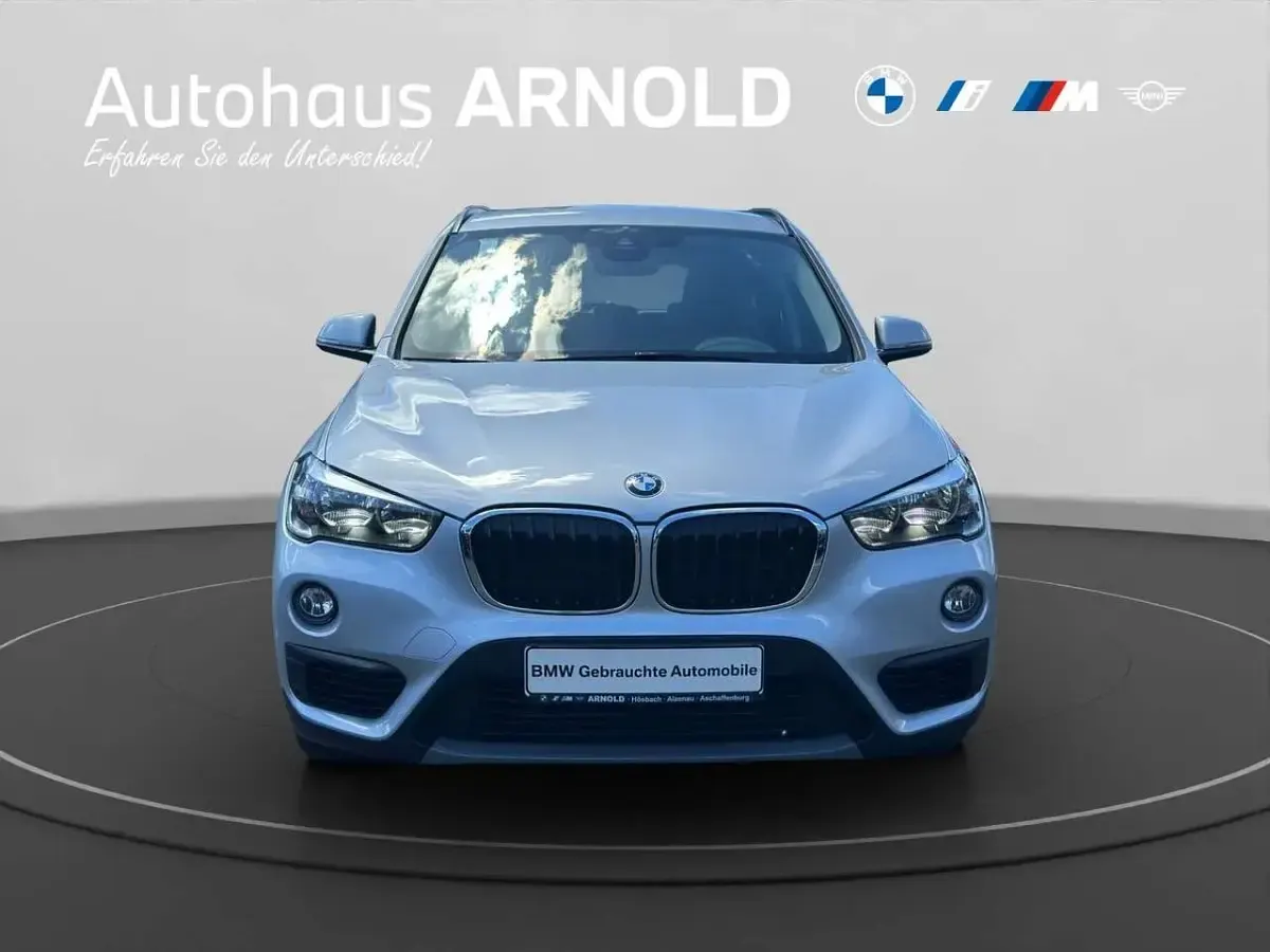 Gebraucht BMW X1 Sport Line 192 PS (141 kW) 2017 Glaciersilber SUV