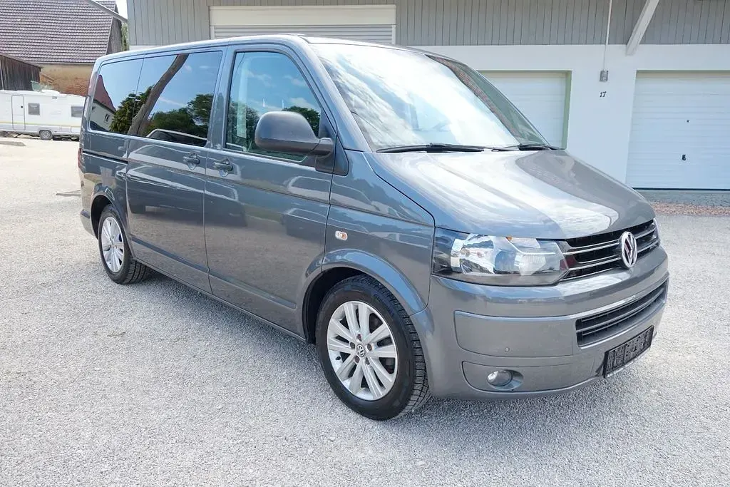 Gebraucht VW Multivan Startline 140 PS (102 kW) 2013 Grau Van / Kleinbus