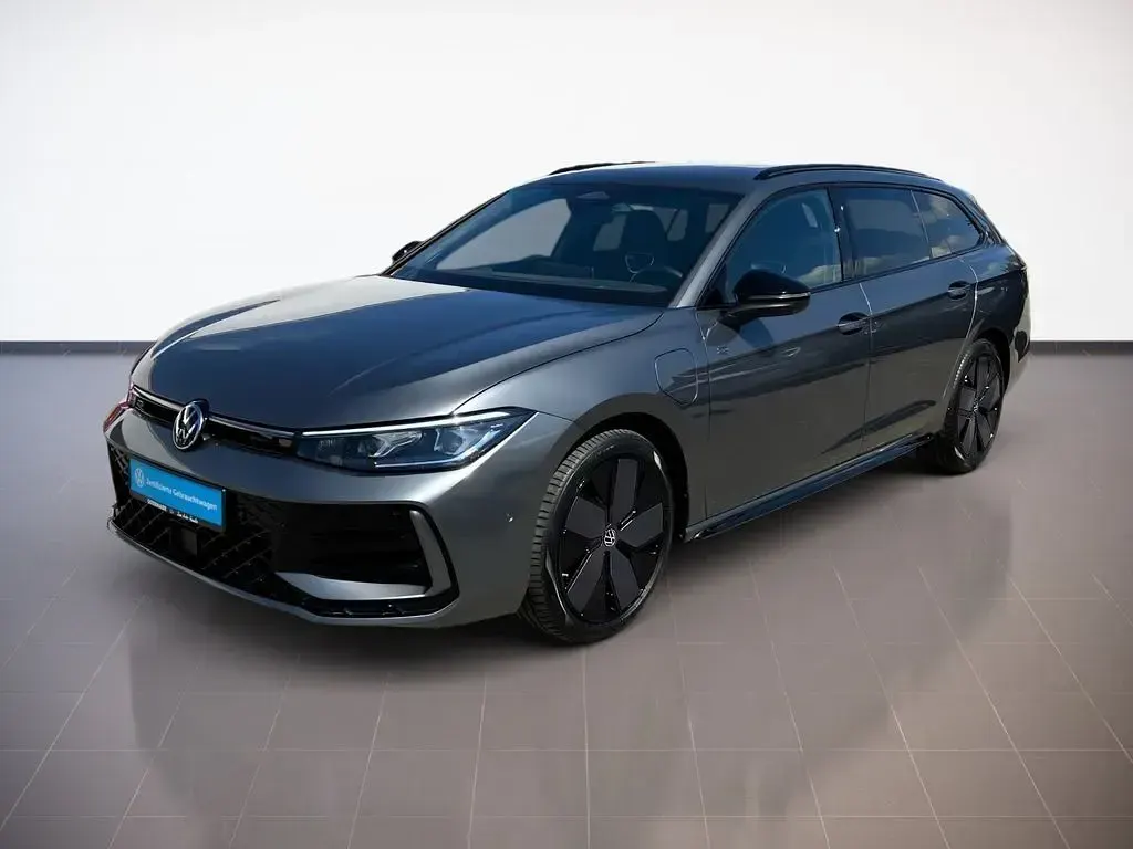 Używany VW Passat Style 177 KM (130 kW) 2025 Szary Kombi