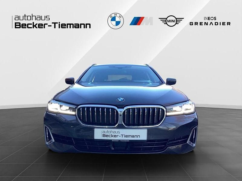 Gebraucht BMW 540 333 PS (244 kW) 2021 Sophistograu brillanteffekt Kombi