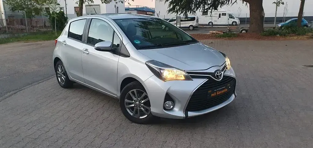 Gebraucht Toyota Yaris Edition-S 99 PS (72 kW) 2016 Silber Limousine
