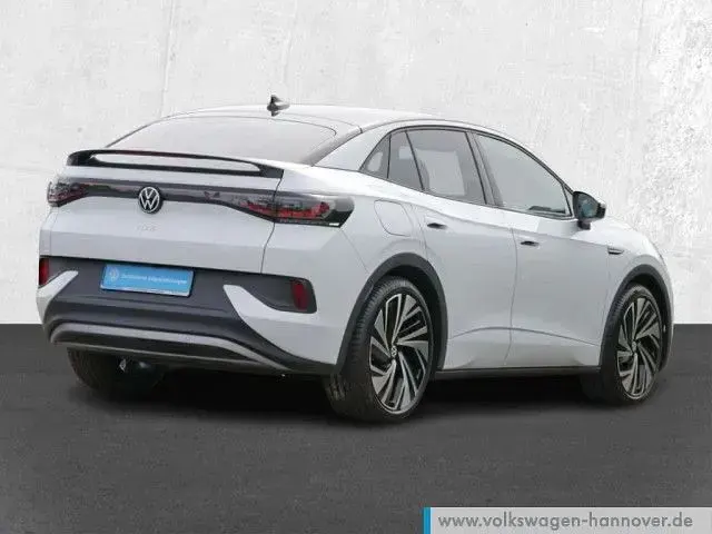Gebraucht VW ID.5 Pro Performance 150 kW (204 PS) 2023 Gletscherweiß metallic schwarz SUV