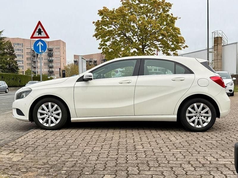 Gebraucht Mercedes A200 Style 156 PS (114 kW) 2012 Weiß Limousine