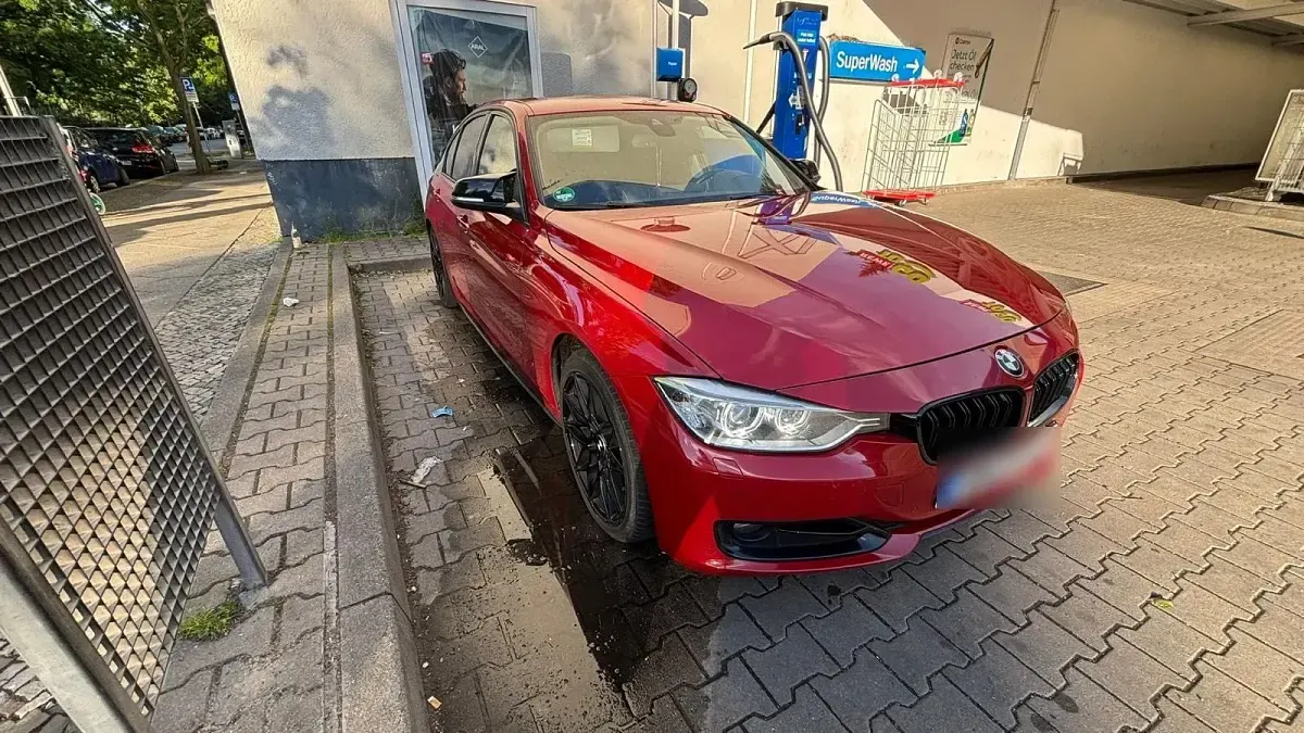 Gebraucht BMW 320 Sport Line 194 PS (142 kW) 2012 Andere farben Limousine
