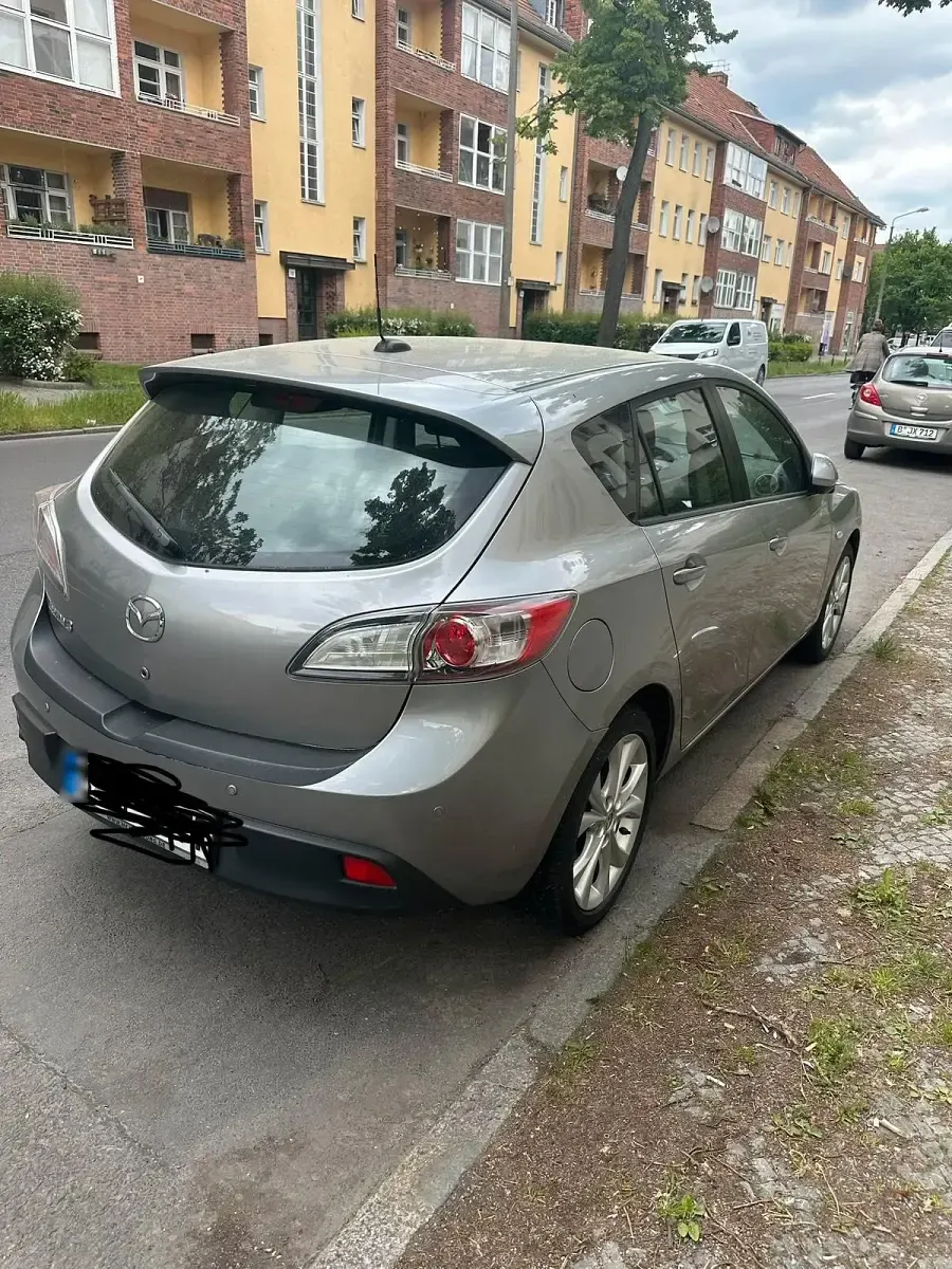 Gebraucht Mazda 3 105 PS (77 kW) 2011 Grau Limousine
