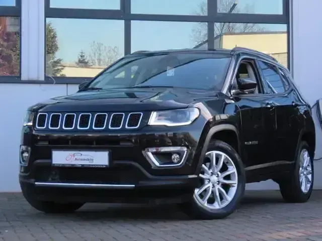 Käytetty Jeep Compass 150 HP (110 kW) 2021 Musta Katumaasturi