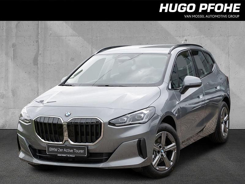 Grau Neu 2025 BMW 216 Active Tourer Van / Kleinbus | 36.989 € - Bild 1/4
