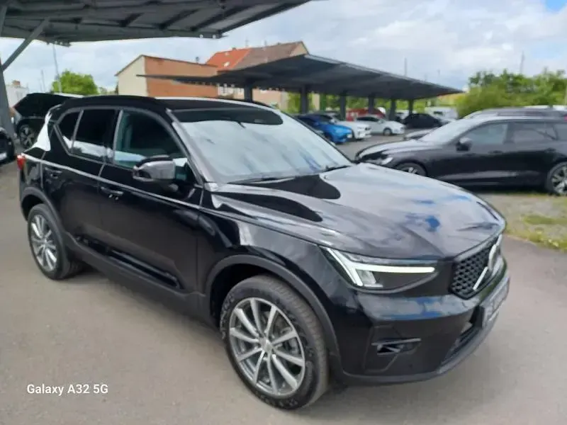 Gebraucht Volvo XC40 Plus 197 PS (144 kW) 2024 Schwarz / onyx schwarz (metallic) SUV