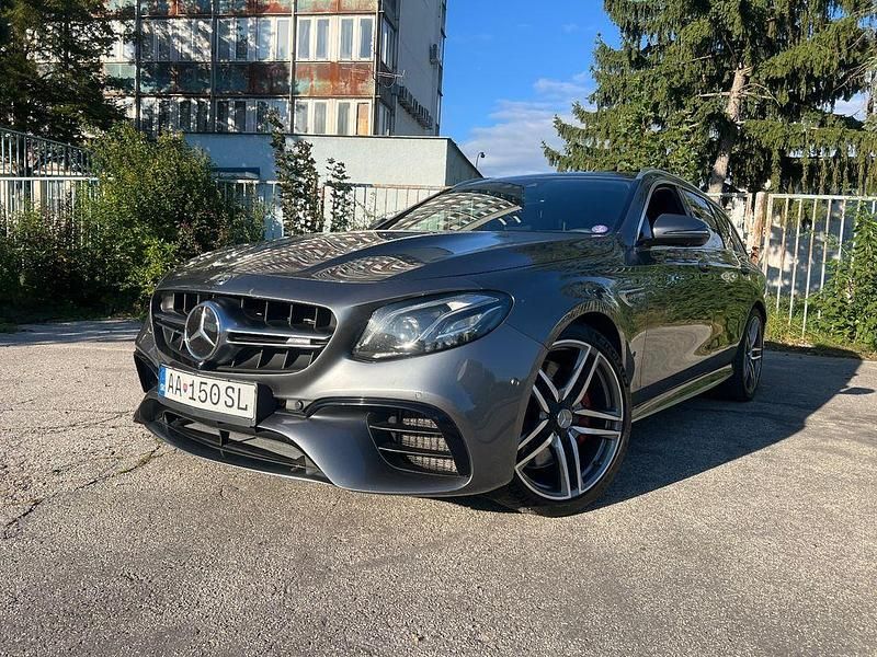 Grau Gebraucht 2019 Mercedes E63S AMG AMG Limousine | 45.000 € (Guter Preis) - Bild 1/4