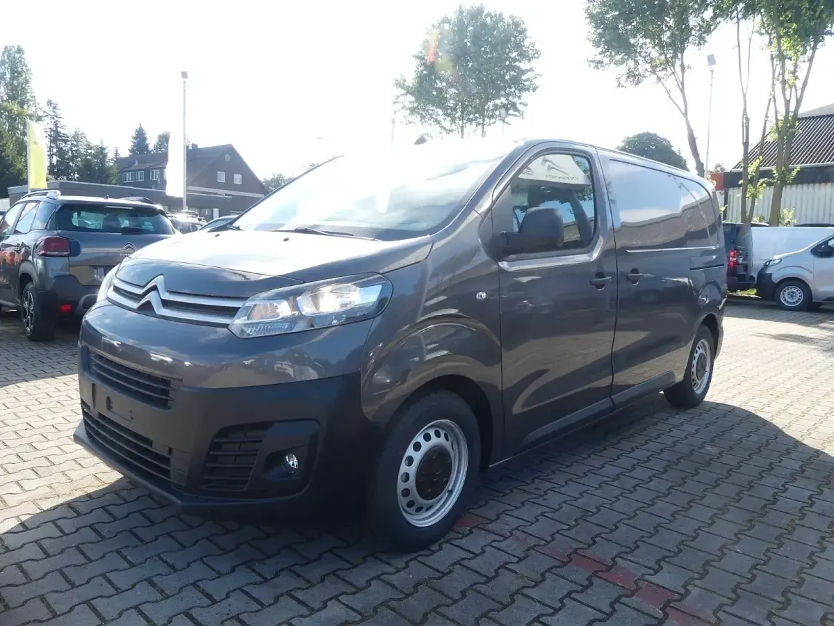 Gebraucht Citroën Jumpy 179 PS (131 kW) 2024 Weiß Van / Kleinbus